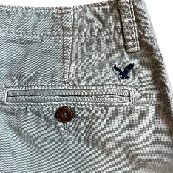 AMERICAN EAGLE OUTFITTERS Classic Mid Rise Tan Khaki Twill Shorts, size 28" - Picture 4 of 10